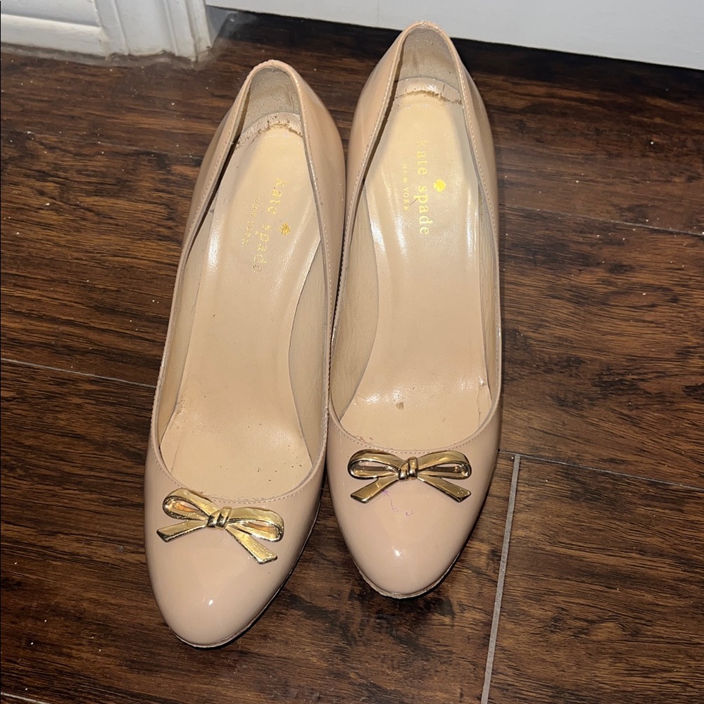 KATE SPADE Nude Antonella Patent Leather Bow Pump